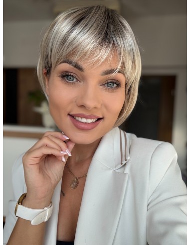 Veronica Frosty Cream-Peruka z włosów syntetycznych NAH