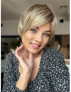 Amber  Shaded Blond-Peruka z włosów syntetycznych NAH 2