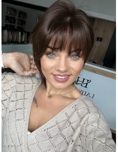 Ila K2 z grzywką+mikroskóra-Krótka peruka z włosów naturalnych