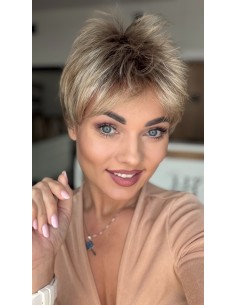 Holly Shaded Blond-Peruka z włosów syntetycznych NAH