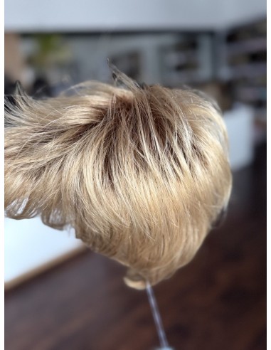 Holly Frosted Vanilia -Peruka z włosów syntetycznych NAH