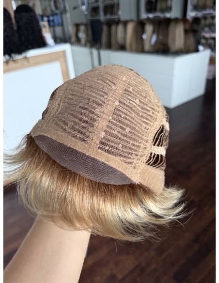 Holly Frosted Vanilia -Peruka z włosów syntetycznych NAH